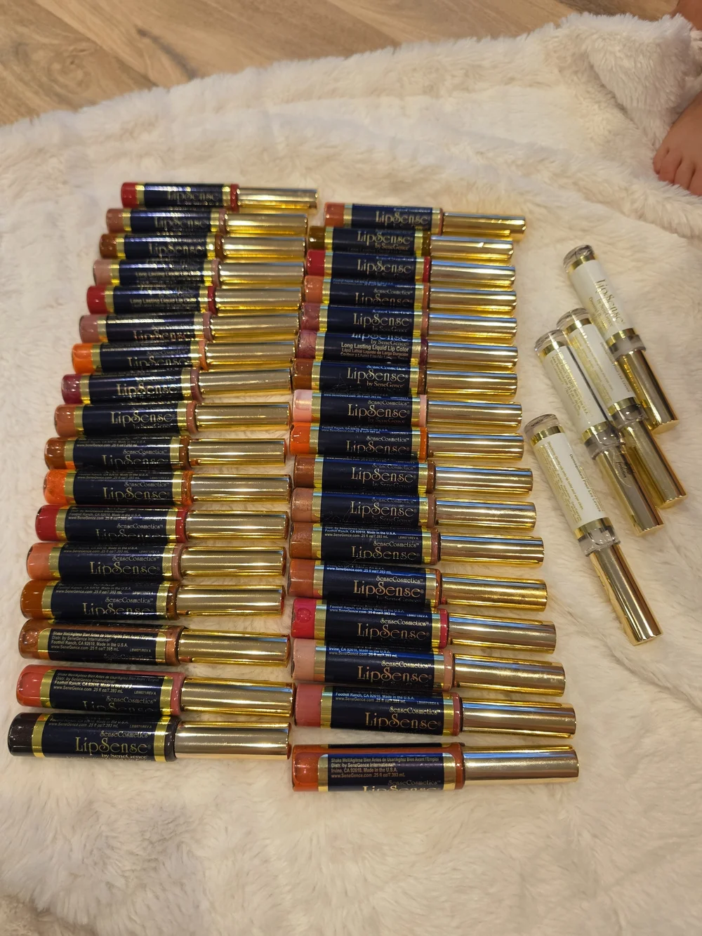 34 LipSense Lipstick Bundle - Reds, Pinks, Browns, Coral, Black, Plus 4 Removers